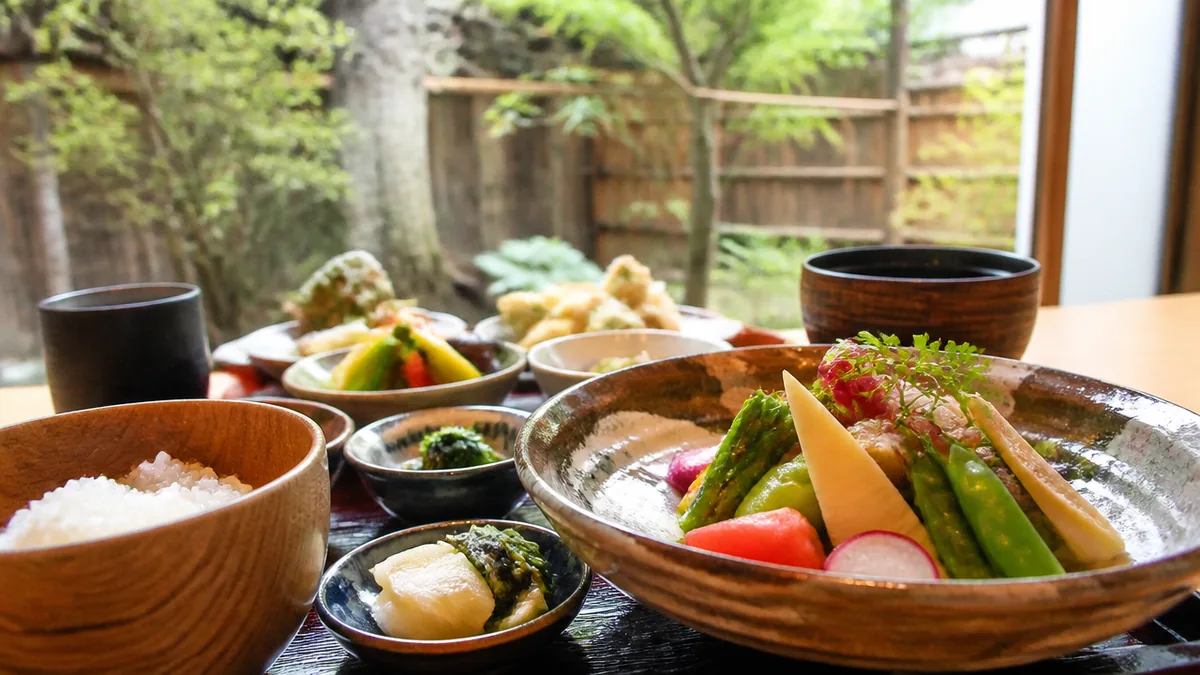 完全予約制の「粟 ならまち店」で大和伝統野菜の御膳を味わうの解説画像